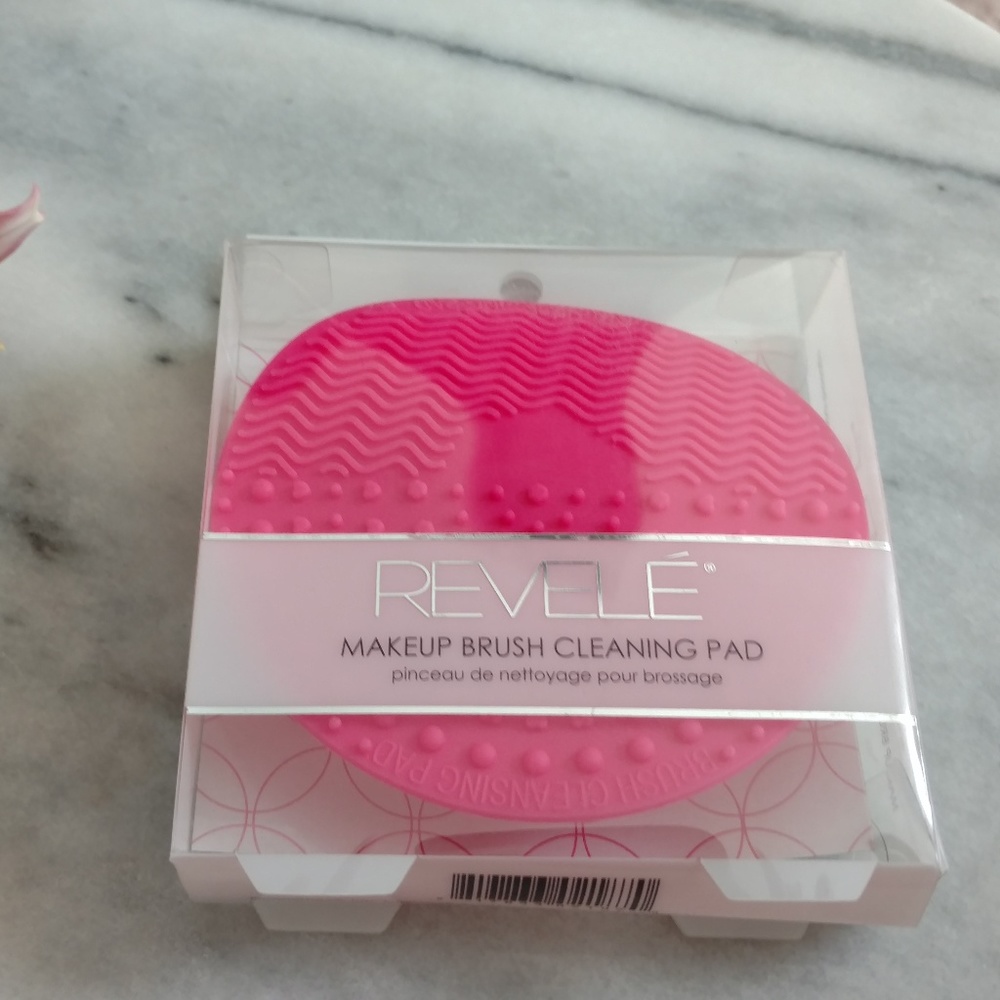 🌸 Makeup Brush Cleaning Pad